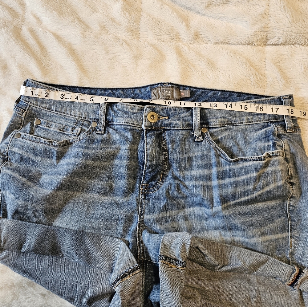 EUC Torrid Jean Shorts - Picture 5 of 10